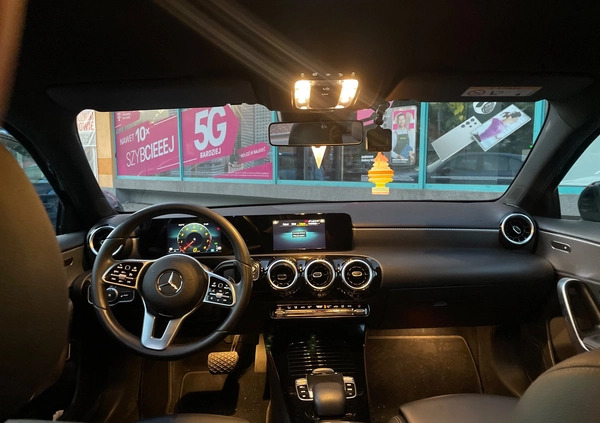 Mercedes-Benz Klasa A cena 109000 przebieg: 92000, rok produkcji 2019 z Szczecin małe 56